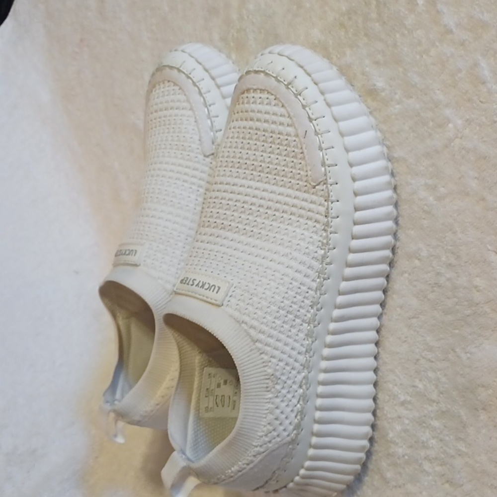 LUCKY step air cooled memory foam women's size 7.5 shoes white